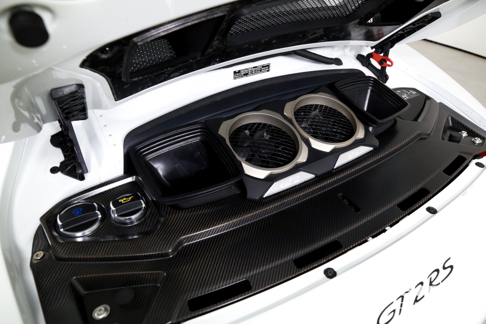 Used 2018 Porsche 911 GT2 RS w/ Weissach Package RWD image 23