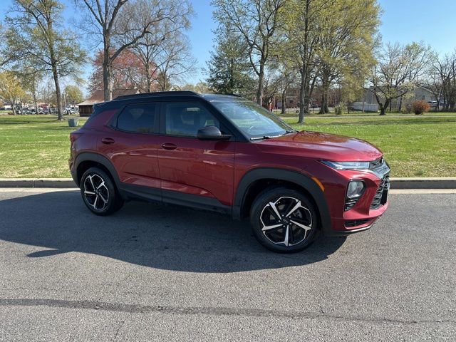 Used 2022 Chevrolet TrailBlazer RS w/ Sun and Liftgate Package AWD/4WD image 2