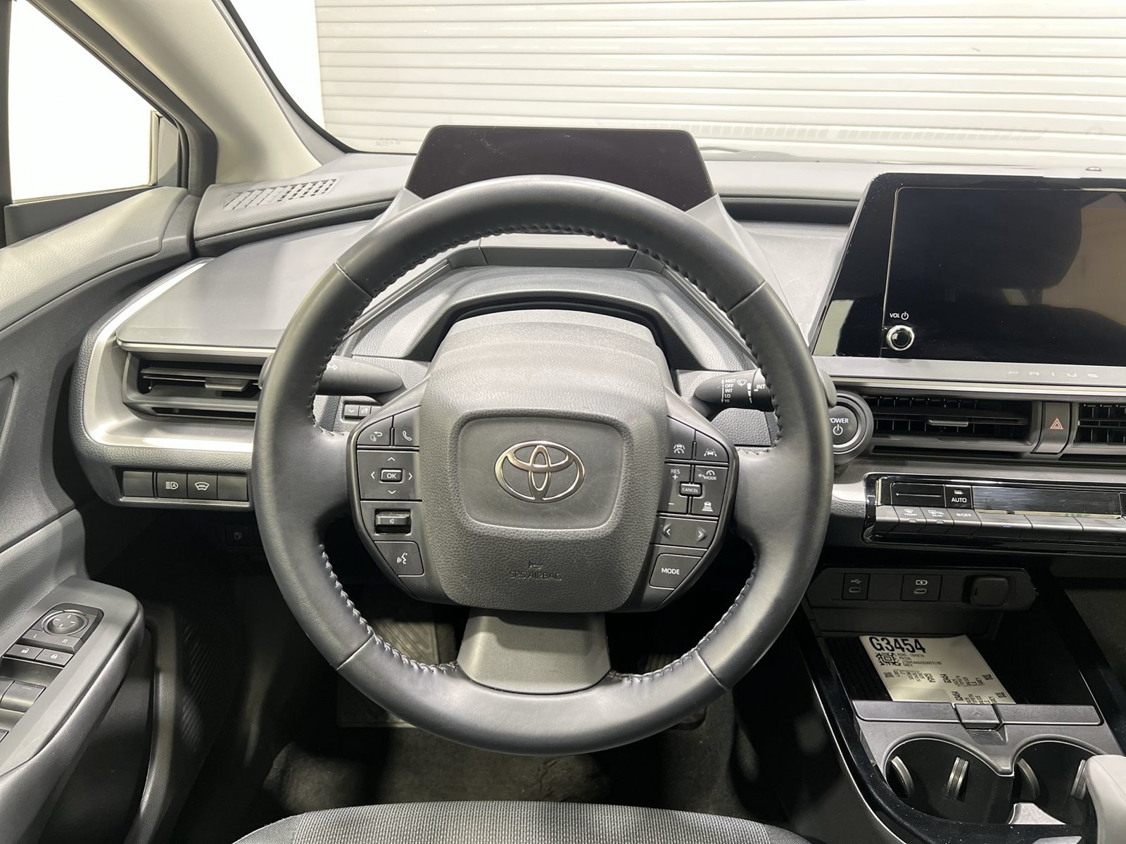 Used 2025 Toyota Prius LE FWD image 14