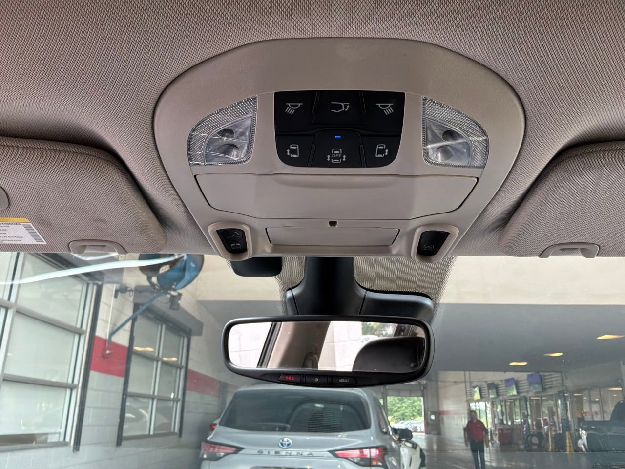 Used 2022 Chrysler Pacifica Limited FWD image 19