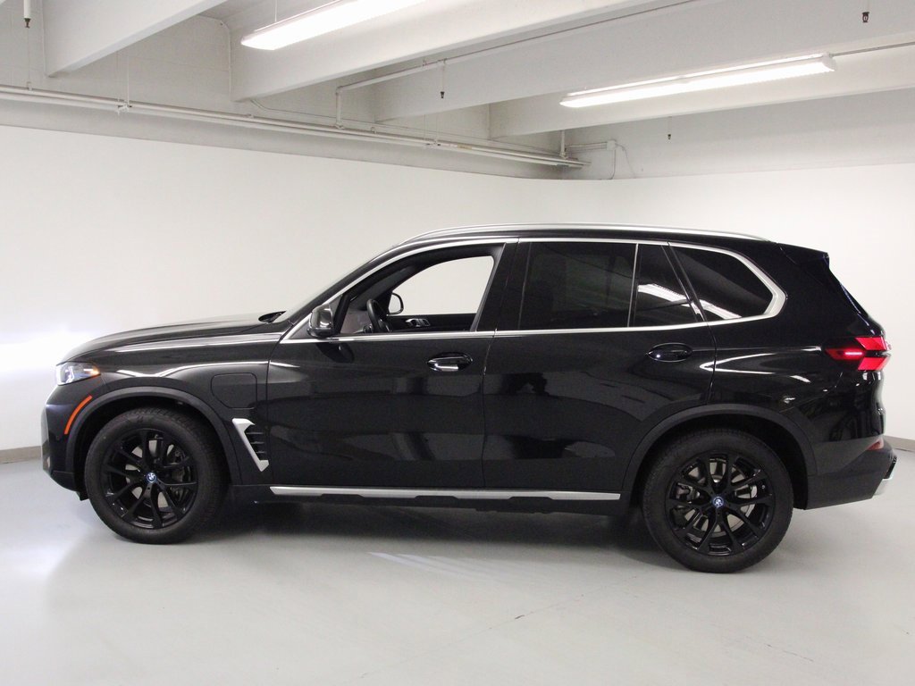 Used 2025 BMW X5 xDrive50e w/ Parking Assistance Package image 7