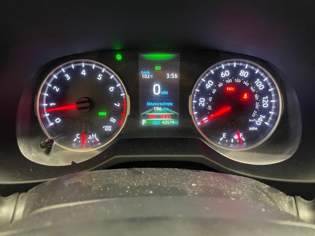 Used 2021 Toyota RAV4 XLE Premium FWD image 7