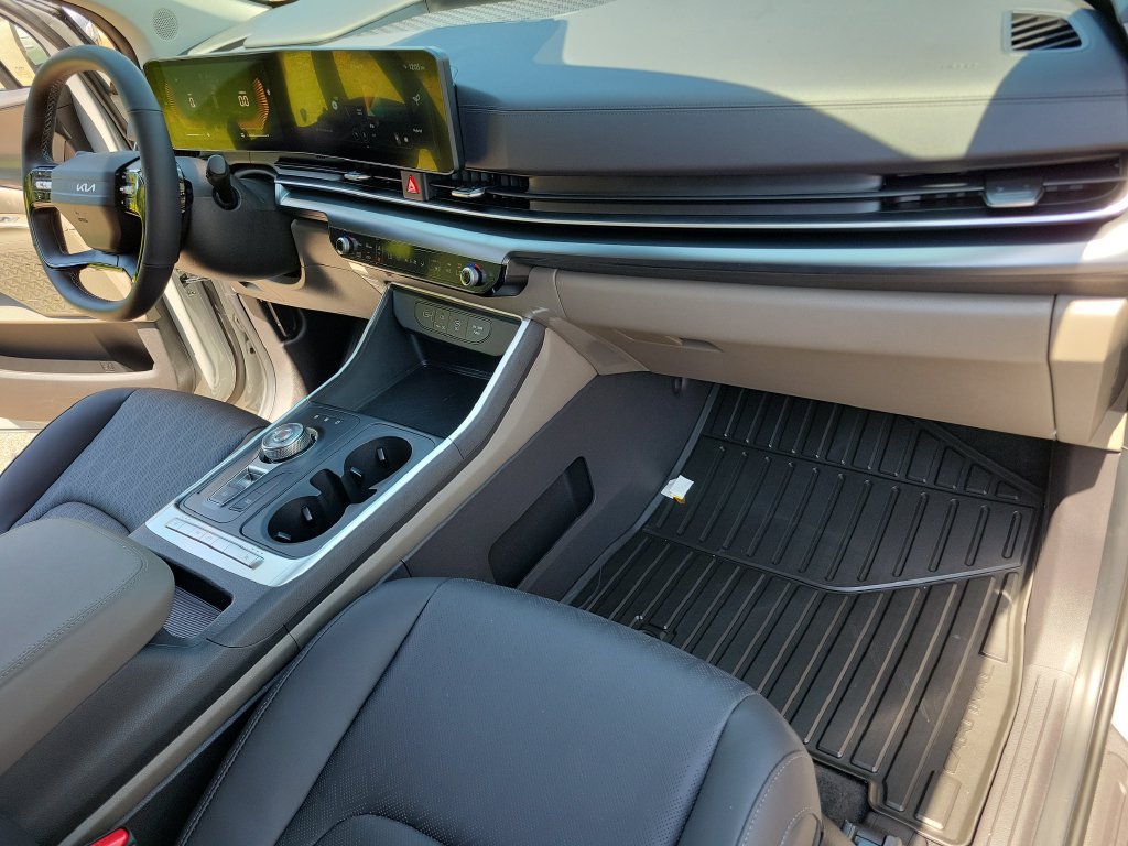 New 2027 Kia Carnival LXS FWD image 14