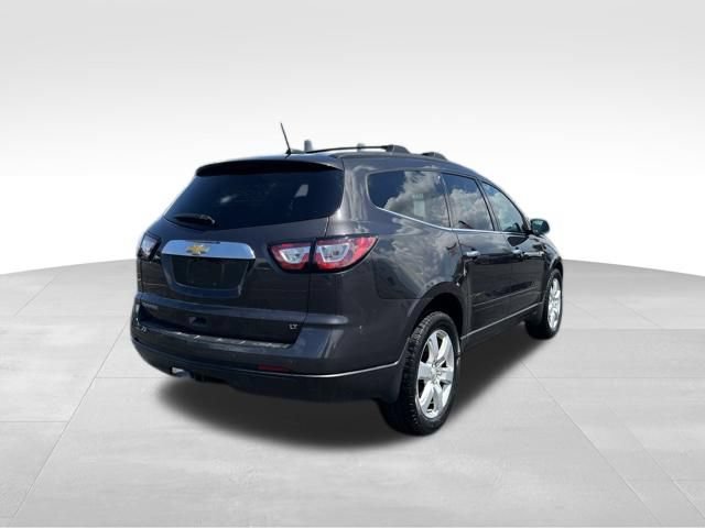 Used 2017 Chevrolet Traverse LT w/ Style and Technology Package FWD image 5