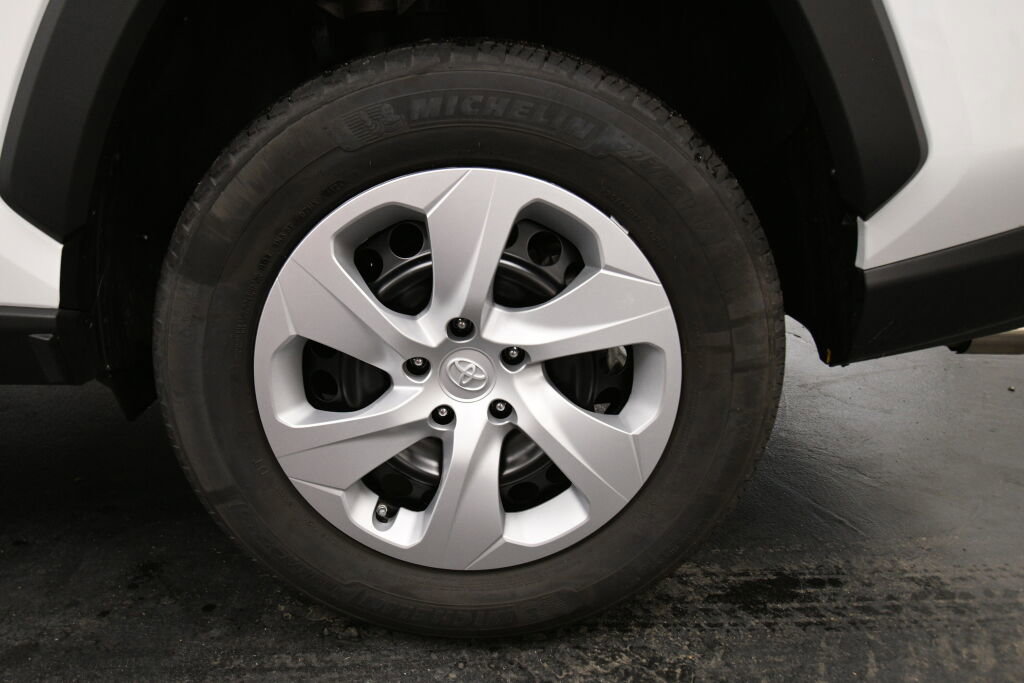 Certified 2024 Toyota RAV4 LE image 30