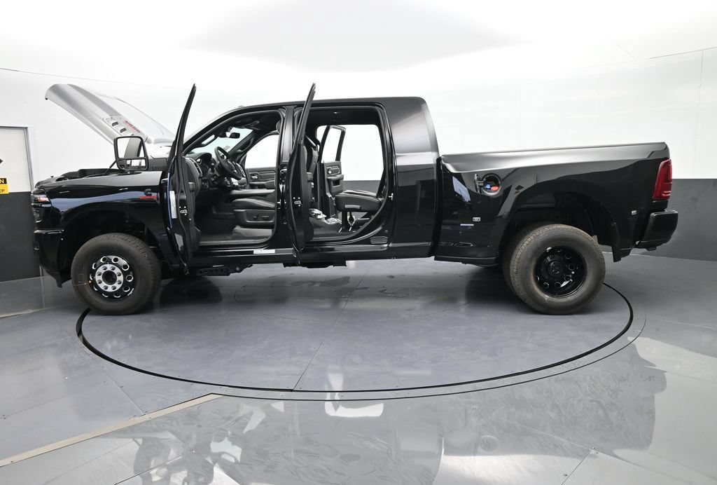 New 2026 RAM 3500 Laramie w/ Night Edition AWD/4WD image 73