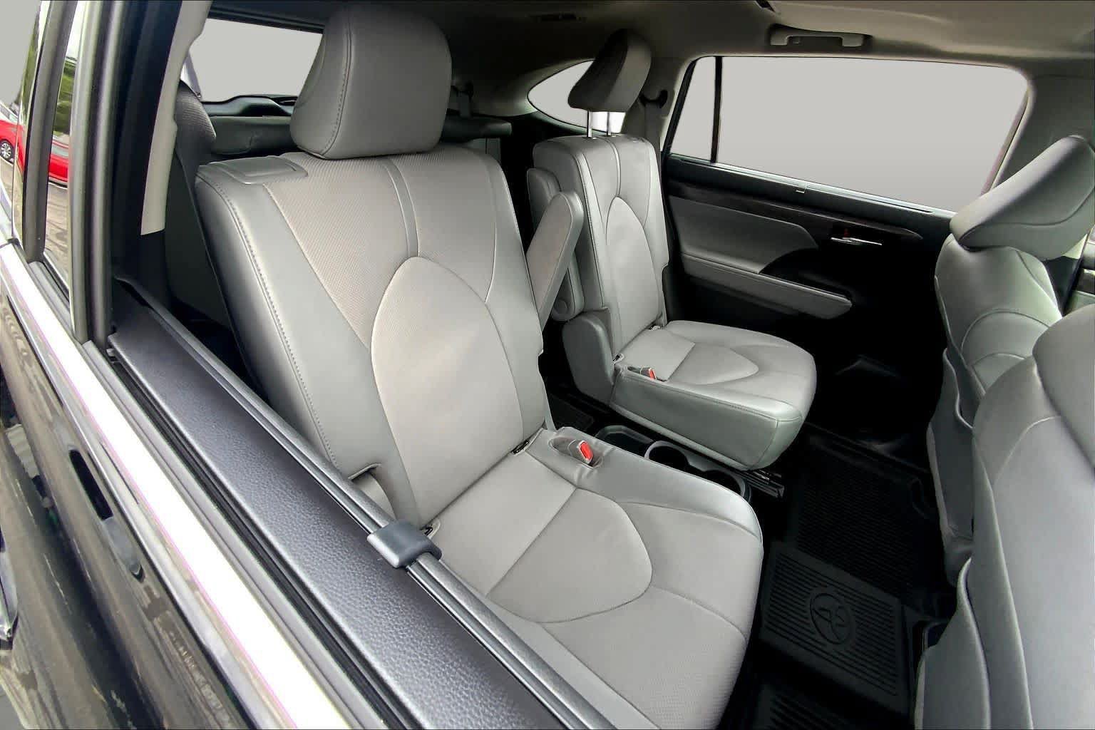 Used 2022 Toyota Highlander Limited AWD/4WD image 41