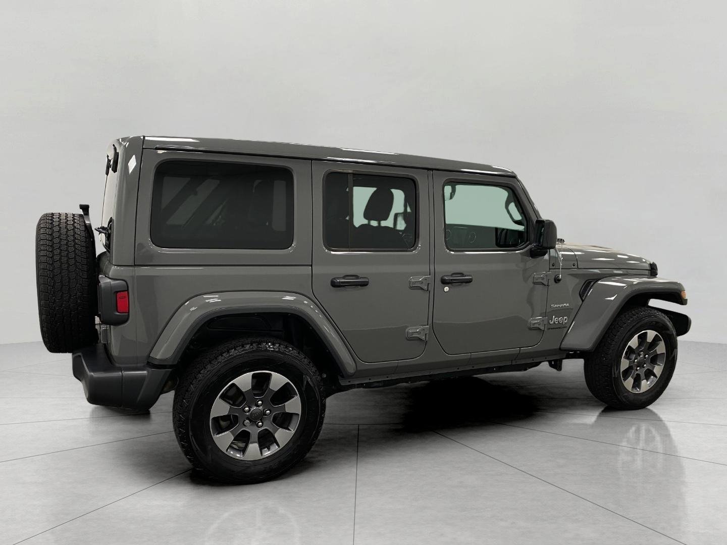 Used 2023 Jeep Wrangler Unlimited Sahara w/ Cold Weather Group AWD/4WD image 3