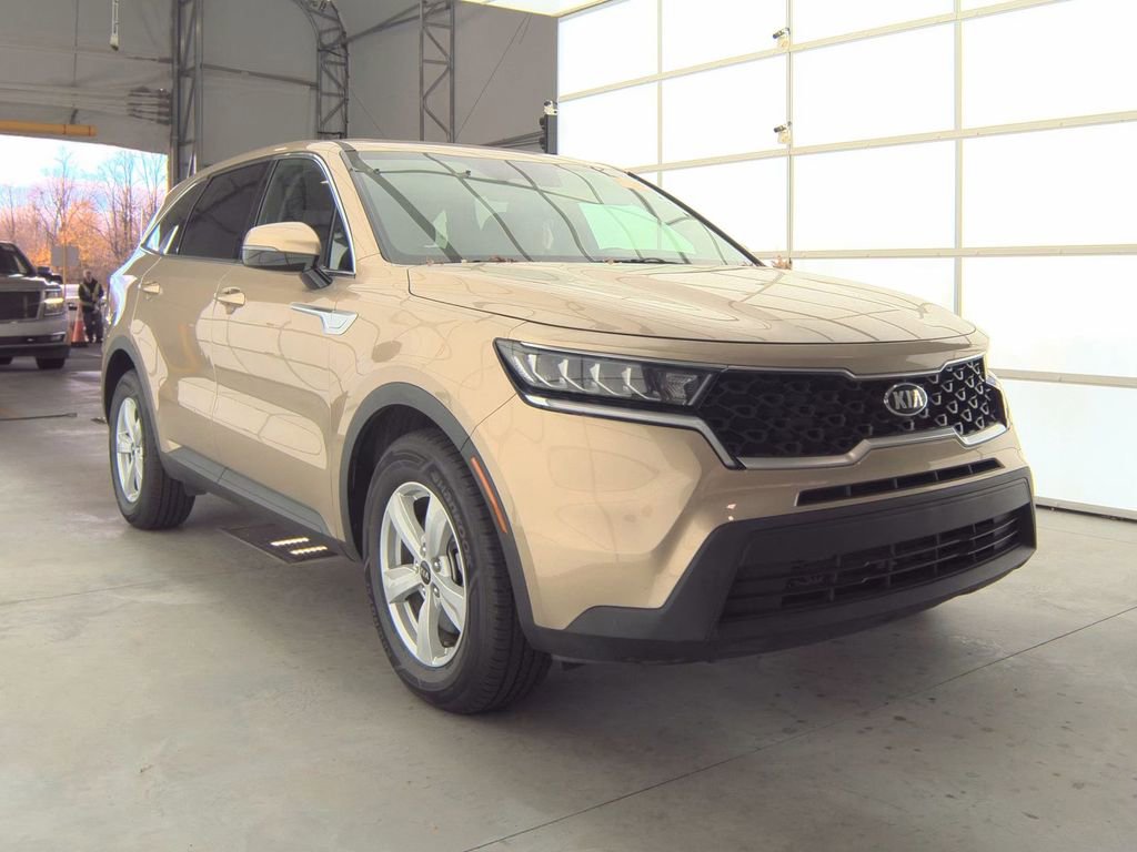 Used 2021 Kia Sorento LX image 1