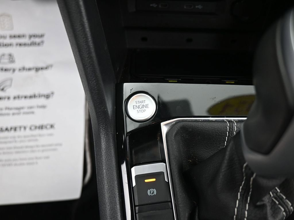 Used 2024 Volkswagen Taos SE image 25