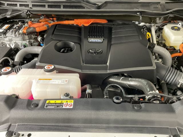 Used 2025 Toyota Sequoia SR5 AWD/4WD image 29