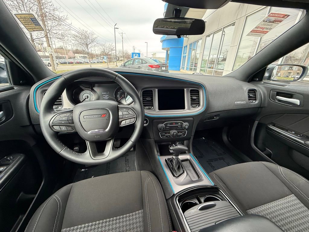 Used 2023 Dodge Charger SXT w/ Blacktop Package image 5