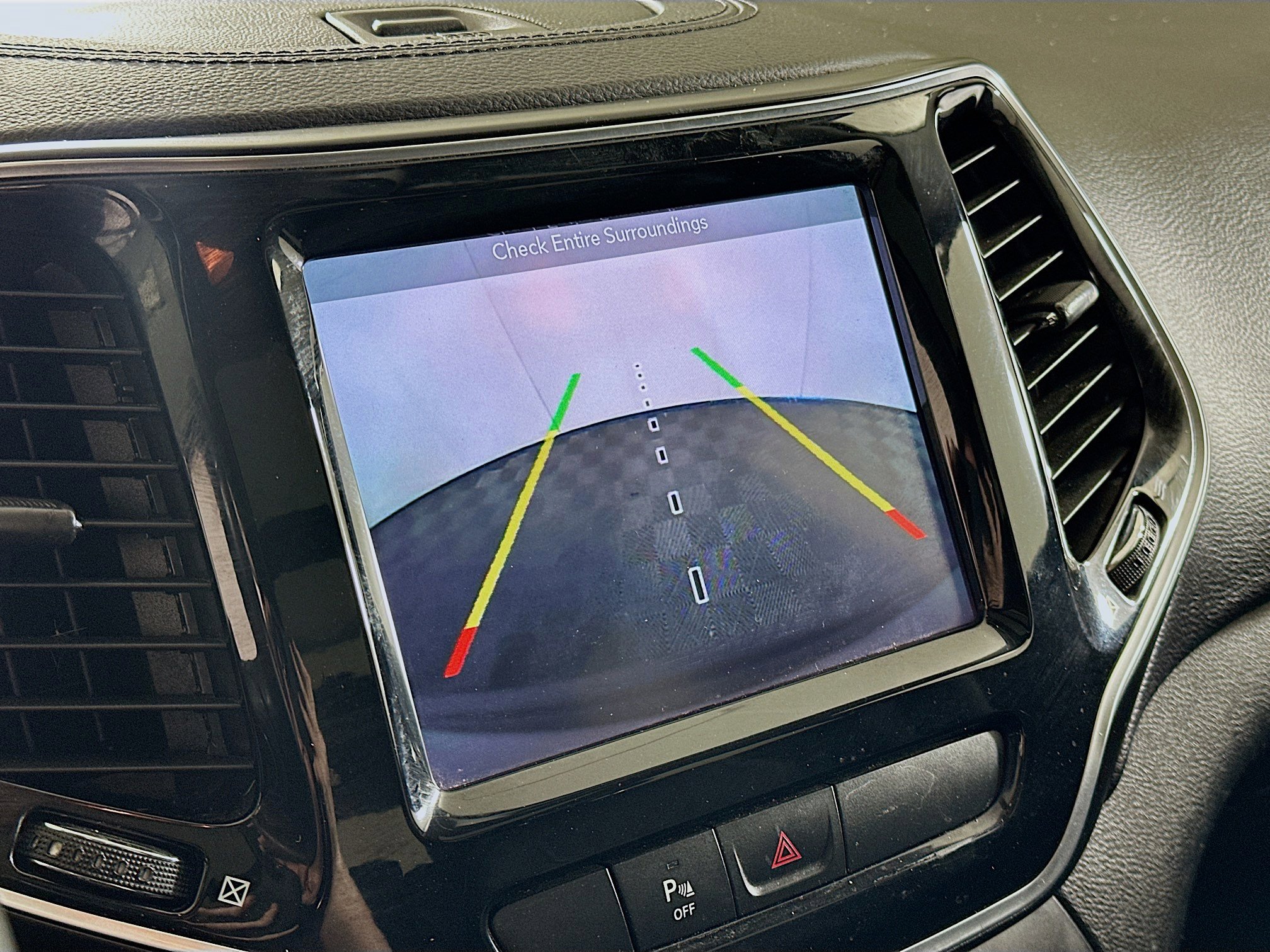 Used 2019 Jeep Cherokee Limited w/ Luxury Group AWD/4WD image 23