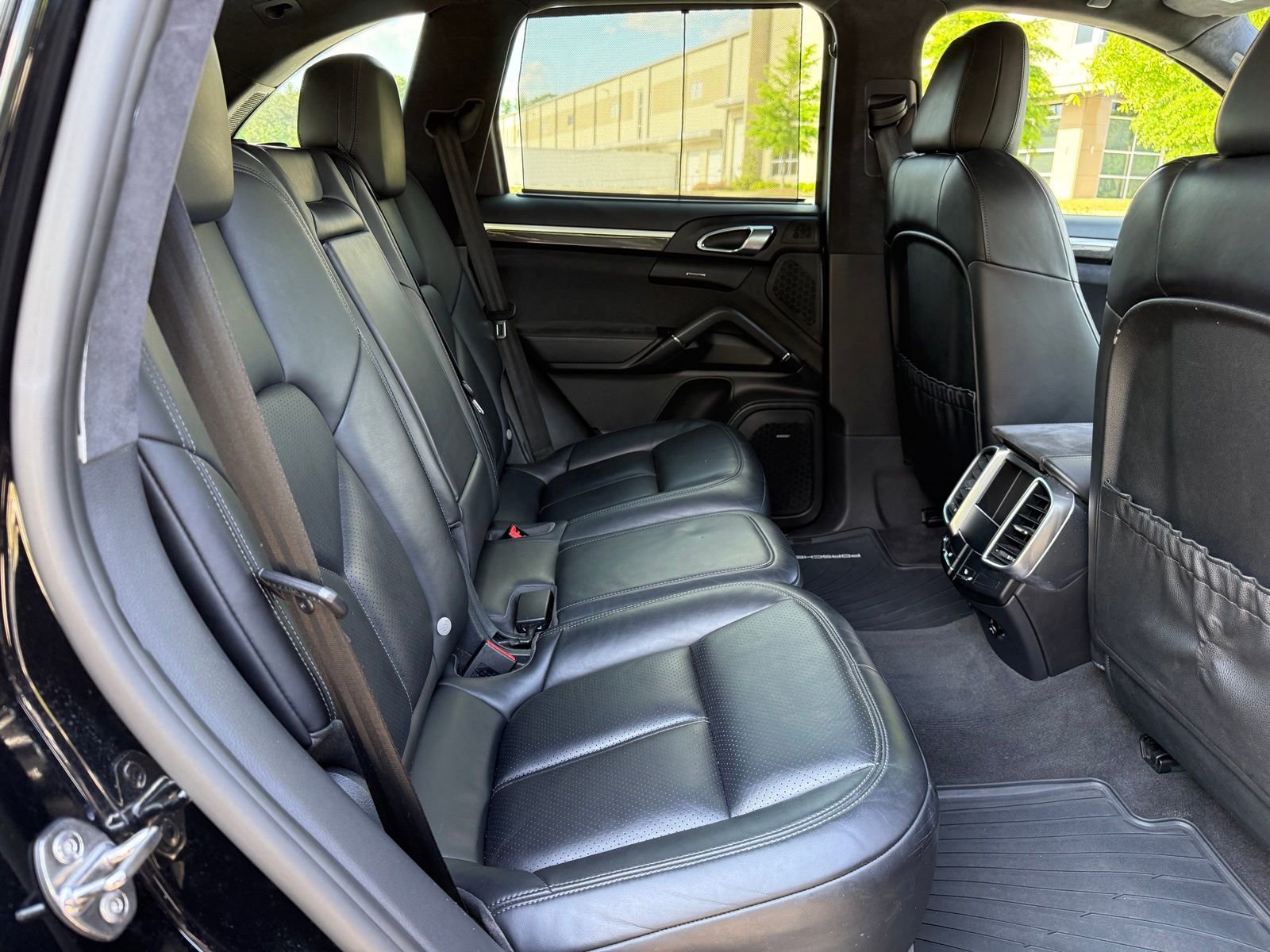 Used 2016 Porsche Cayenne GTS AWD/4WD image 40