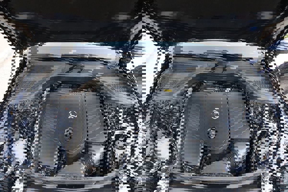 Used 2024 Mercedes-Benz GLC 300 4MATIC w/ AMG Line image 53