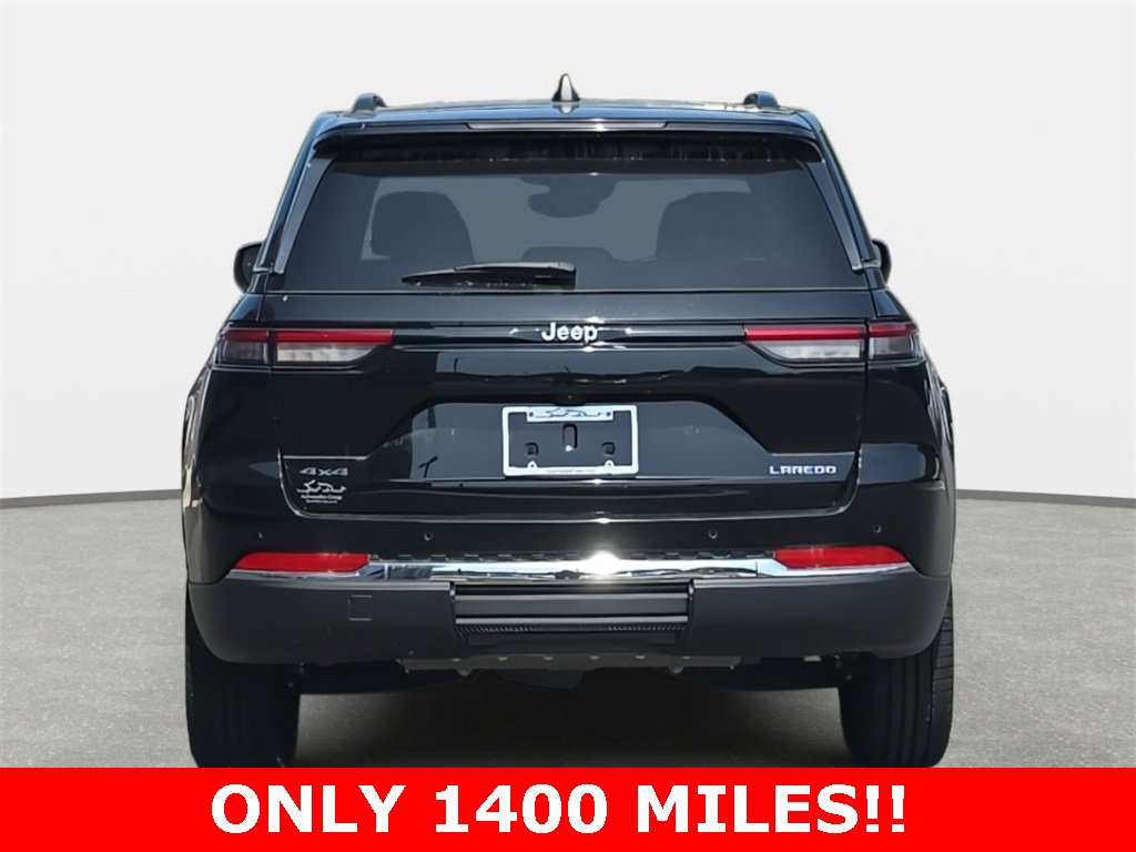 Used 2023 Jeep Grand Cherokee Laredo image 6