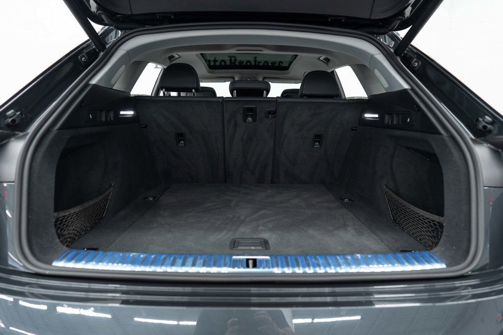 Used 2021 Audi e-tron Premium Plus w/ Premium Plus Package image 36