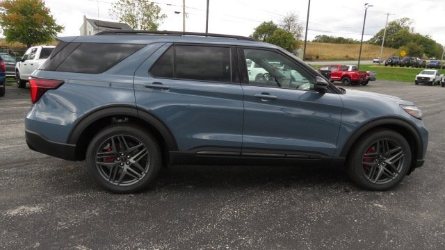 New 2026 Ford Explorer ST image 9