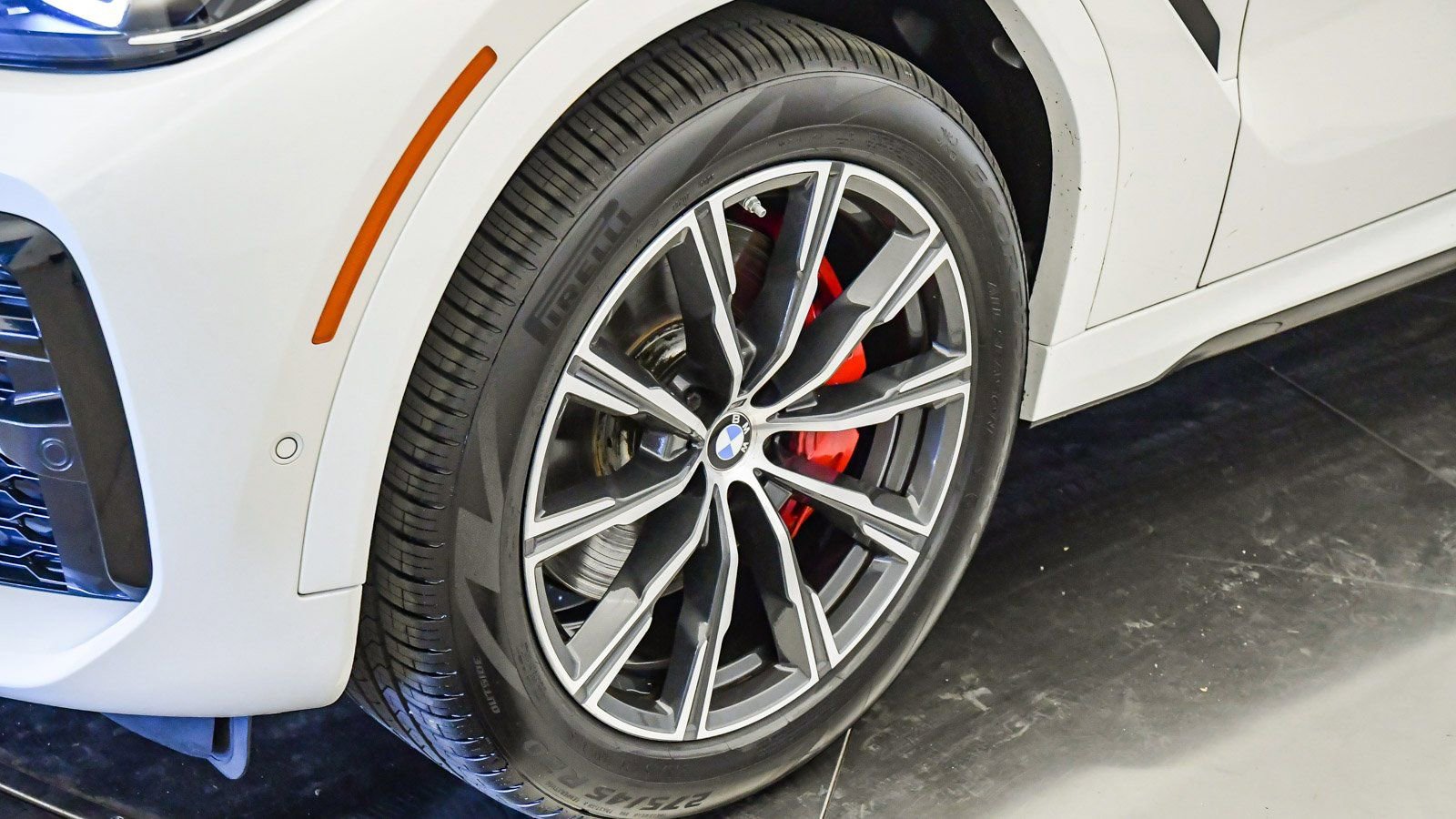 Certified 2023 BMW X6 xDrive40i w/ M Sport Package image 10