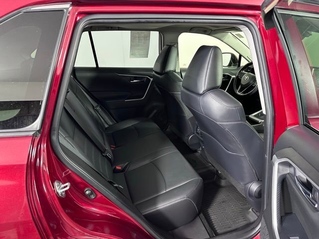 Used 2021 Toyota RAV4 XLE Premium image 11