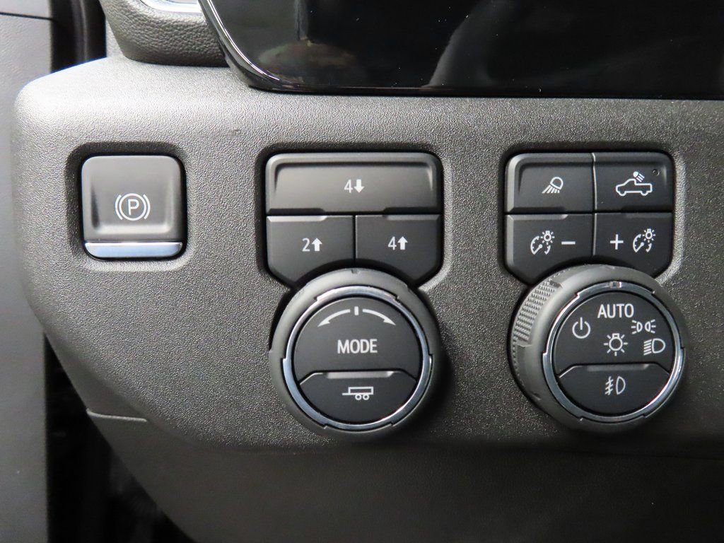 Used 2025 Chevrolet Silverado 2500 LT image 54