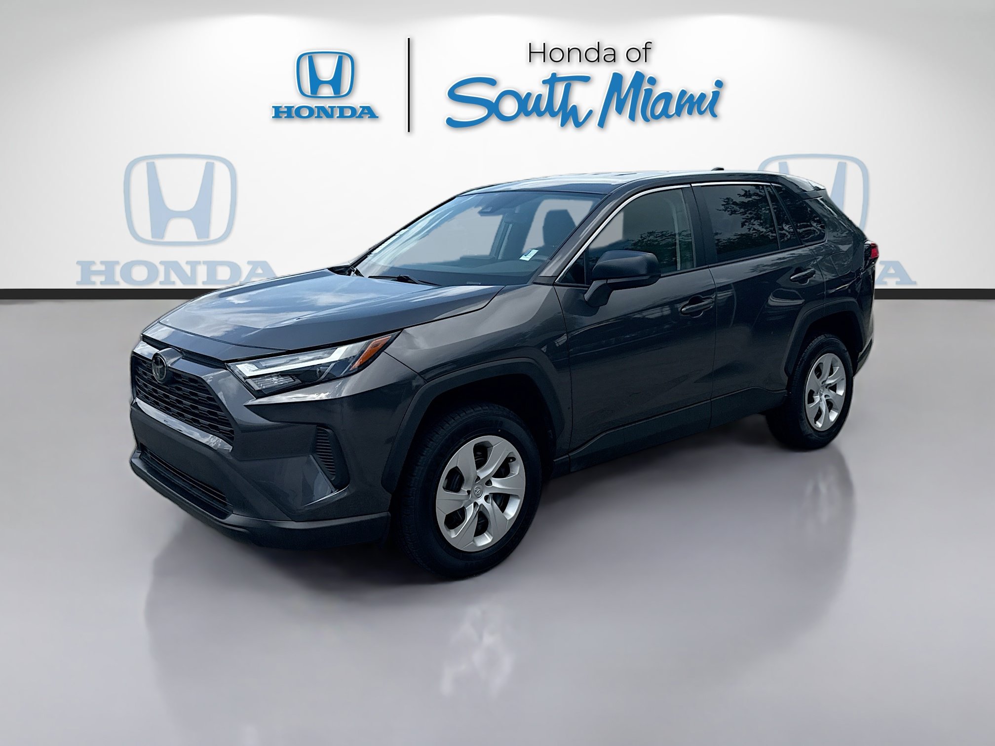 Used 2024 Toyota RAV4 LE FWD image 3