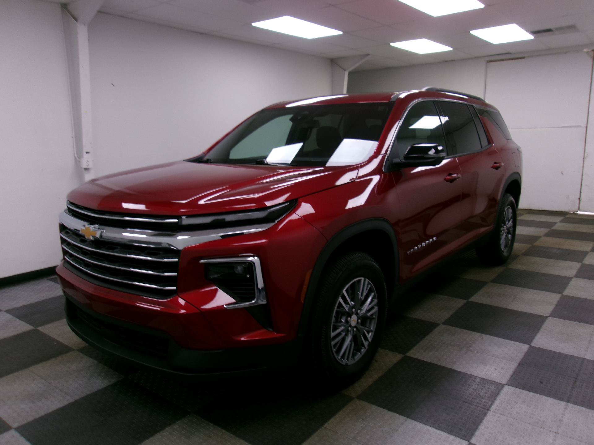 Used 2024 Chevrolet Traverse LT w/ LPO, Floor Liner Package