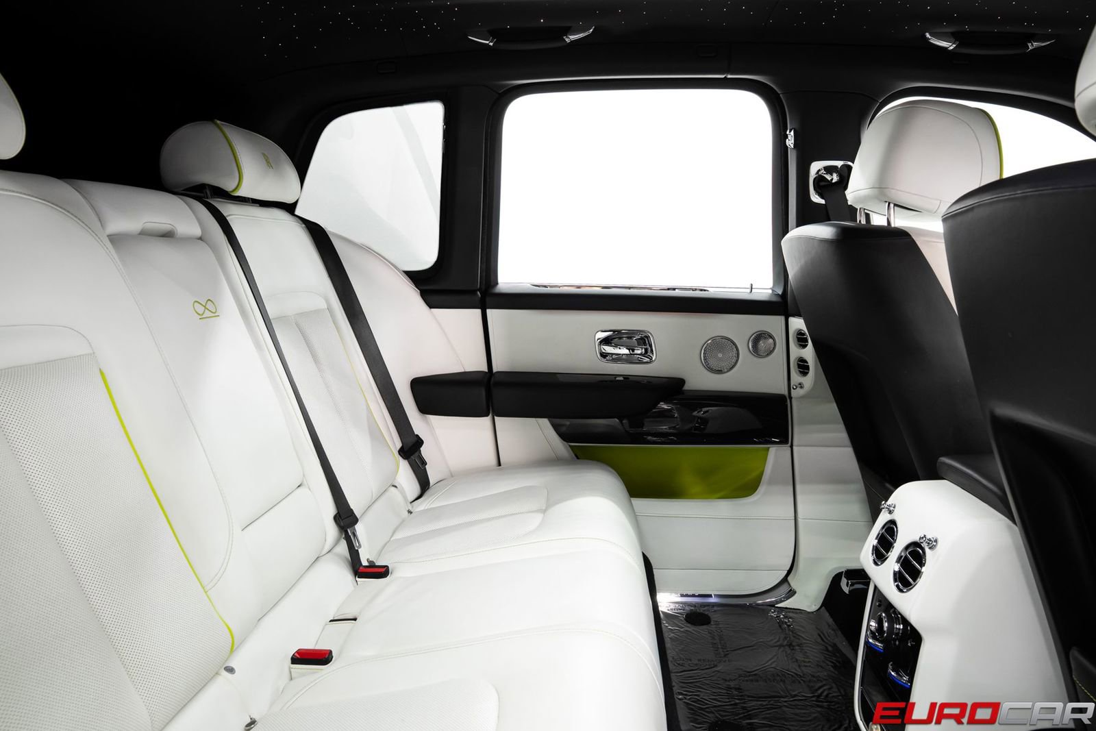 Used 2021 Rolls-Royce Cullinan Black Badge image 40