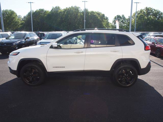Used 2016 Jeep Cherokee Latitude w/ Cold Weather Group AWD/4WD image 3
