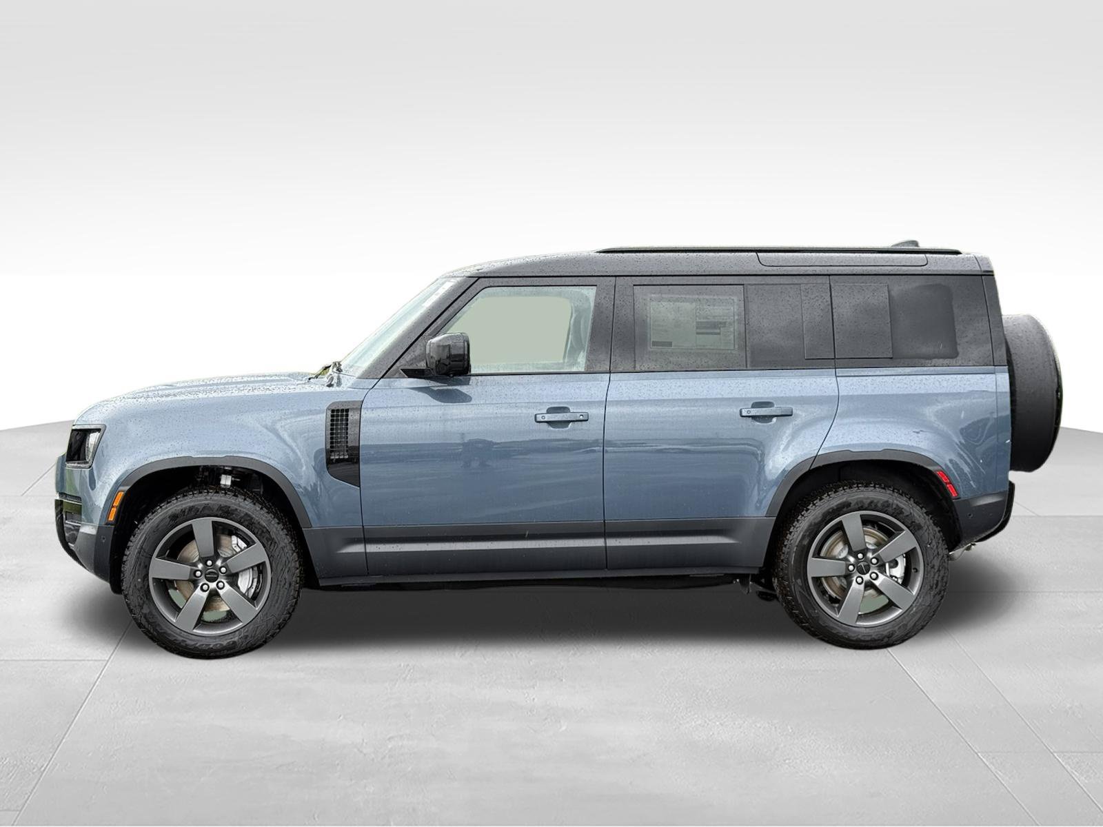 New 2026 Land Rover Defender 110 S AWD/4WD image 2