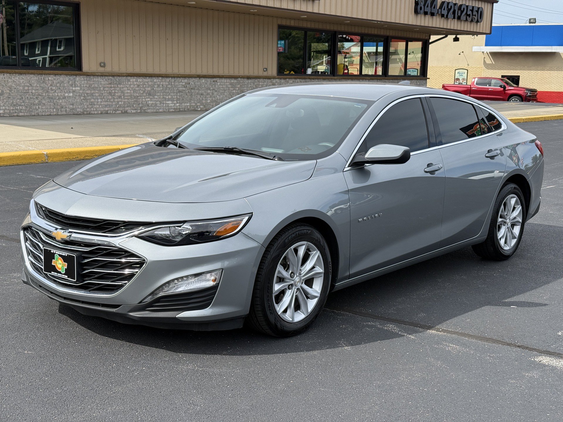 Used 2025 Chevrolet Malibu LT FWD image 4