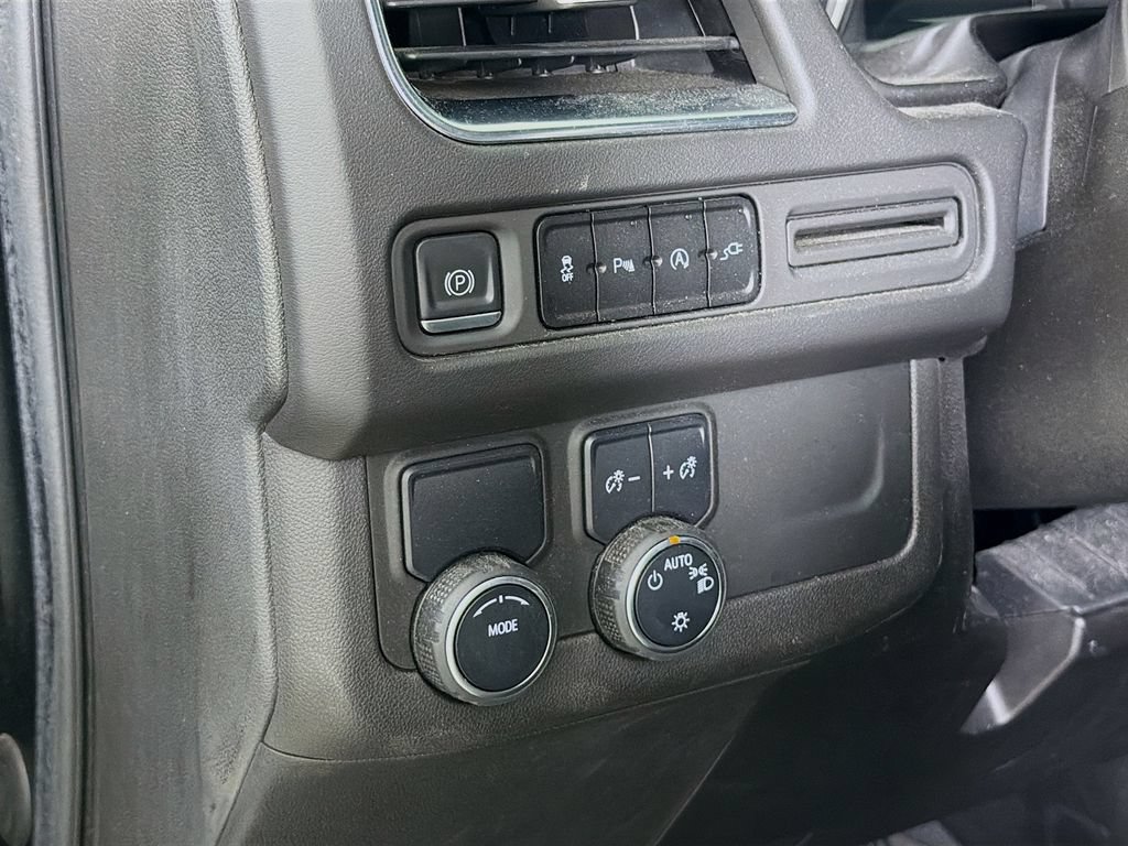 Used 2021 Chevrolet Suburban RST RWD image 13