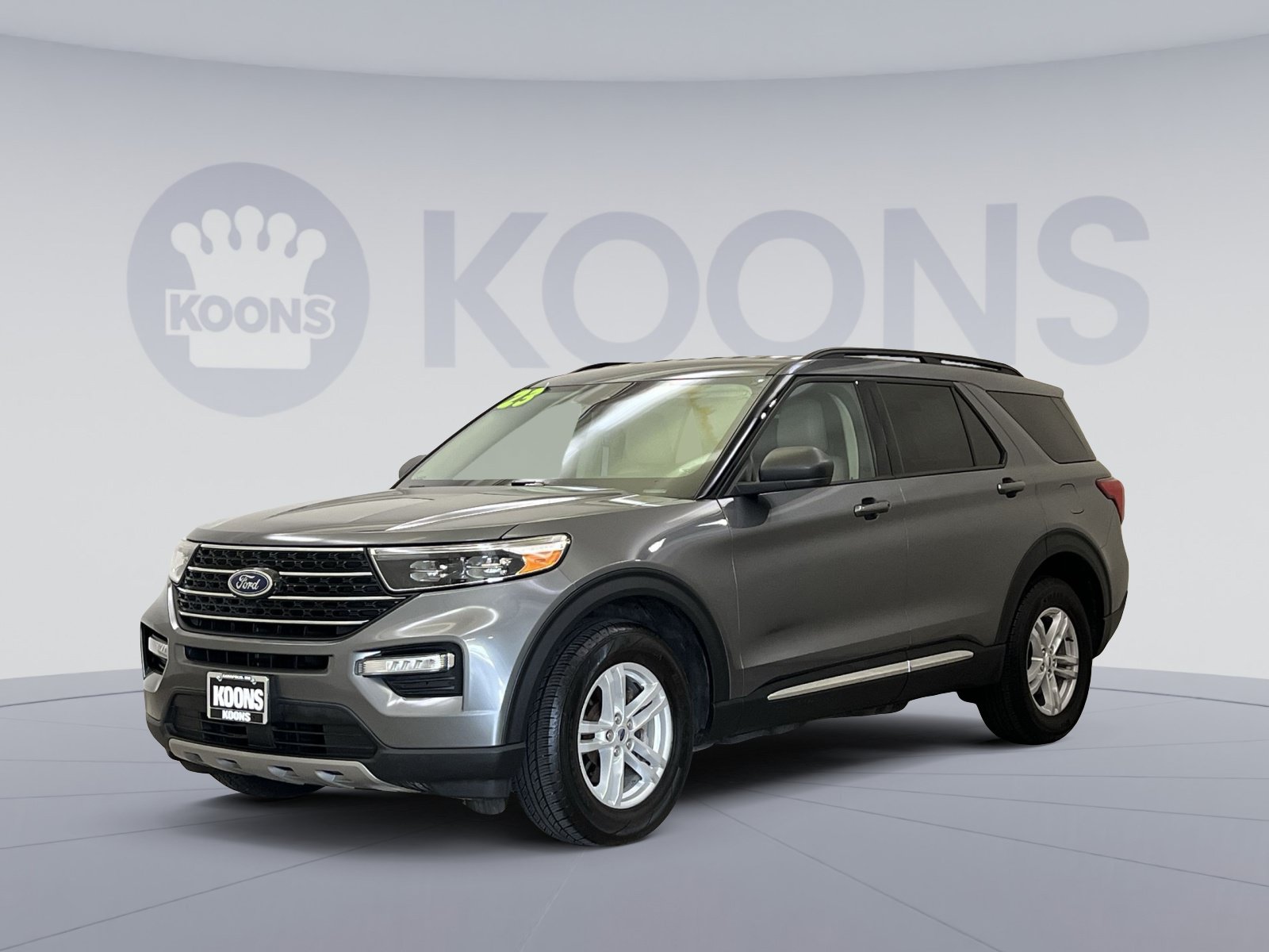 Used 2023 Ford Explorer XLT w/ Equipment Group 202A AWD/4WD image 4