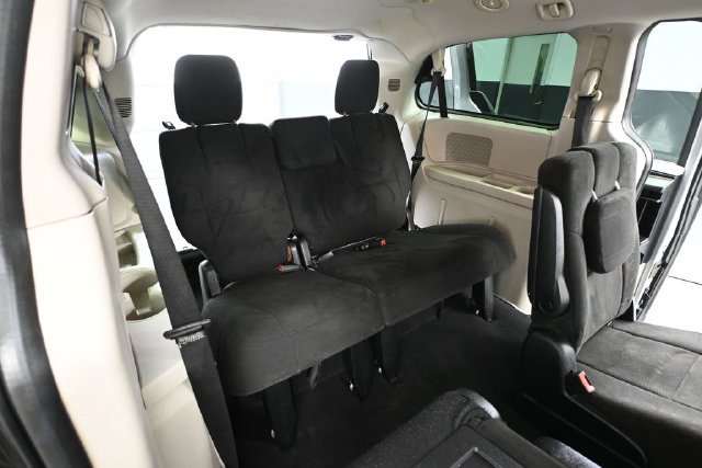 Used 2012 Dodge Grand Caravan SXT FWD image 32