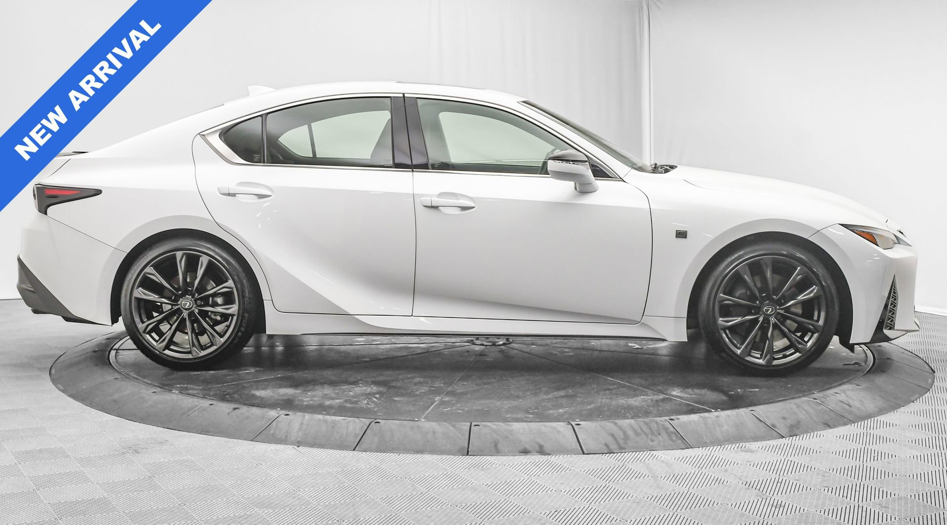 Used 2024 Lexus IS 350 F Sport image 9