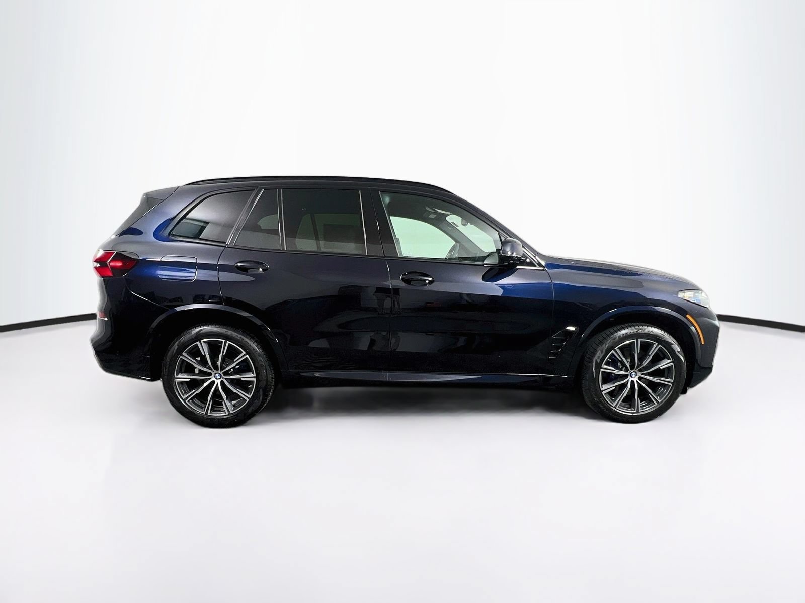 Used 2026 BMW X5 xDrive40i w/ M Sport Package AWD/4WD image 8