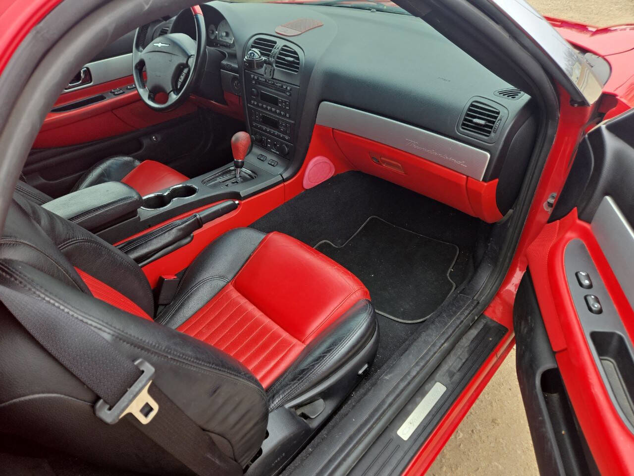 Used 2005 Ford Thunderbird Deluxe image 13