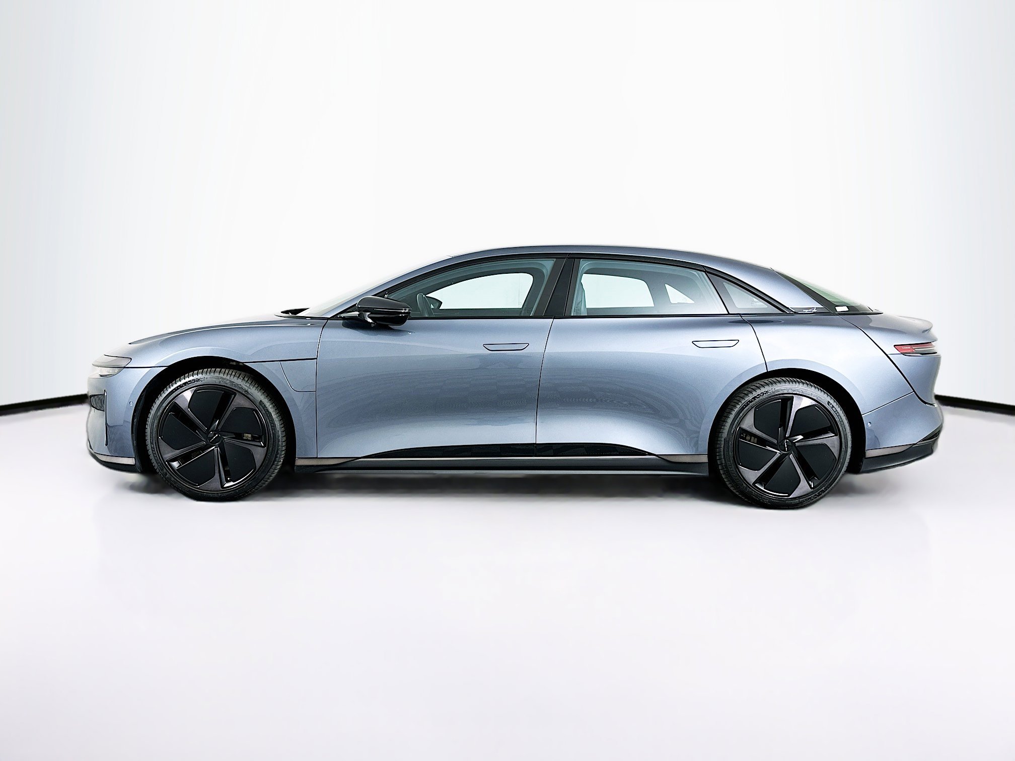 Used 2024 Lucid Air Pure RWD image 4
