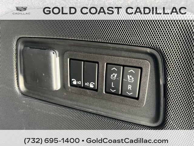 Used 2023 Cadillac Escalade Premium Luxury AWD/4WD image 16