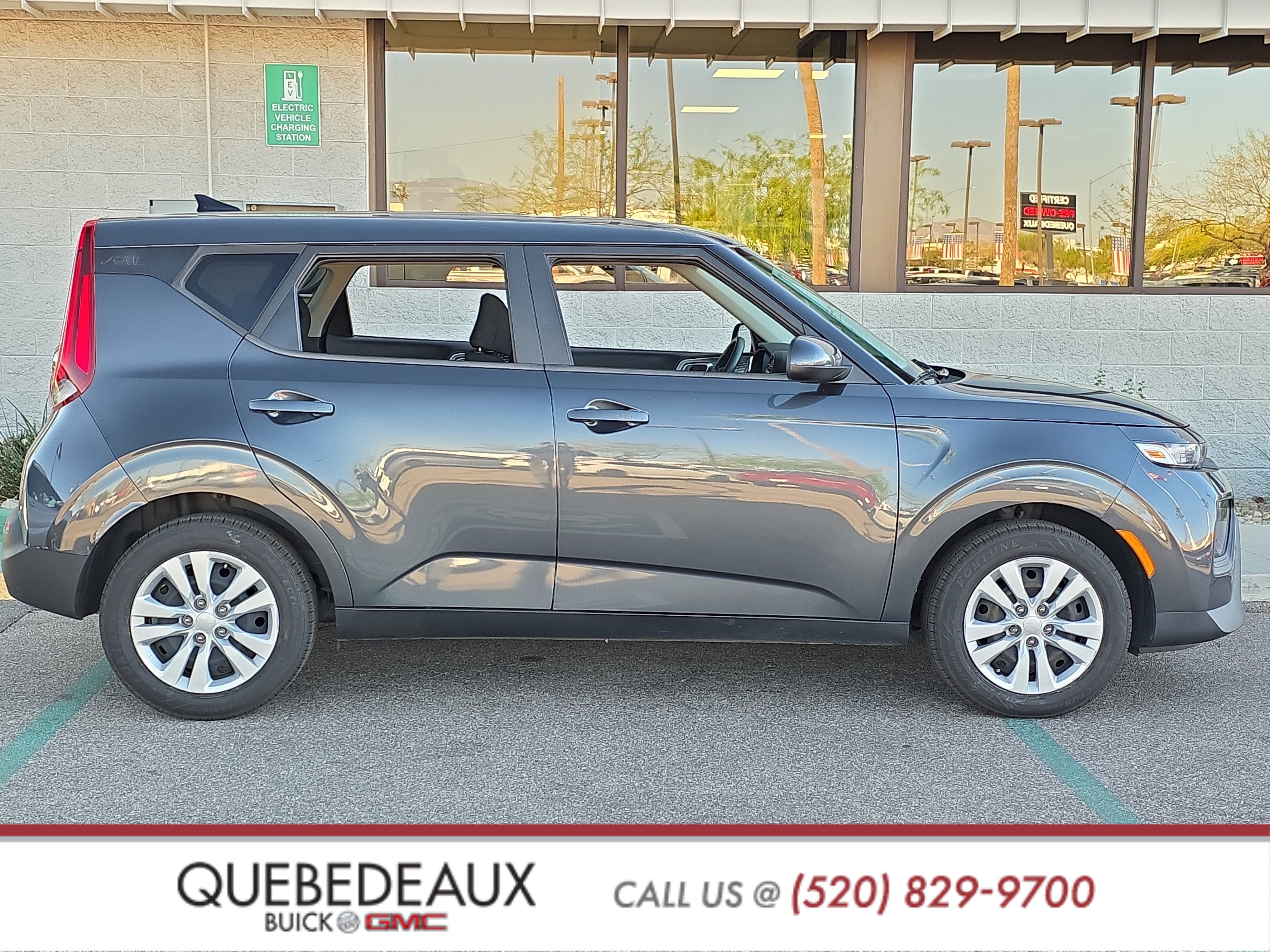 Used 2022 Kia Soul LX image 9