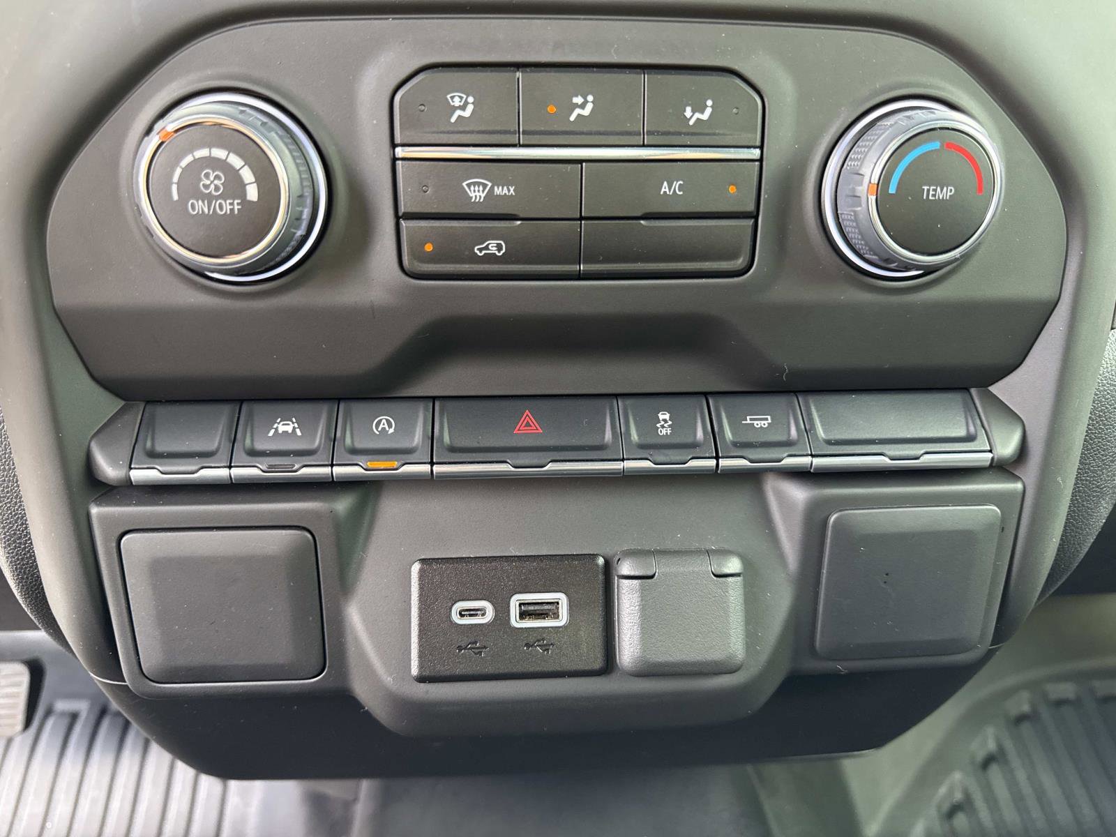 Used 2025 Chevrolet Silverado 1500 W/T image 24