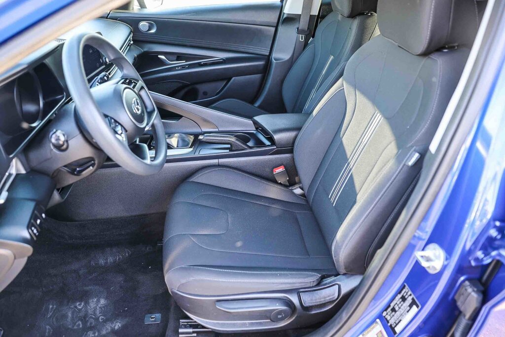 Used 2021 Hyundai Elantra SEL image 9