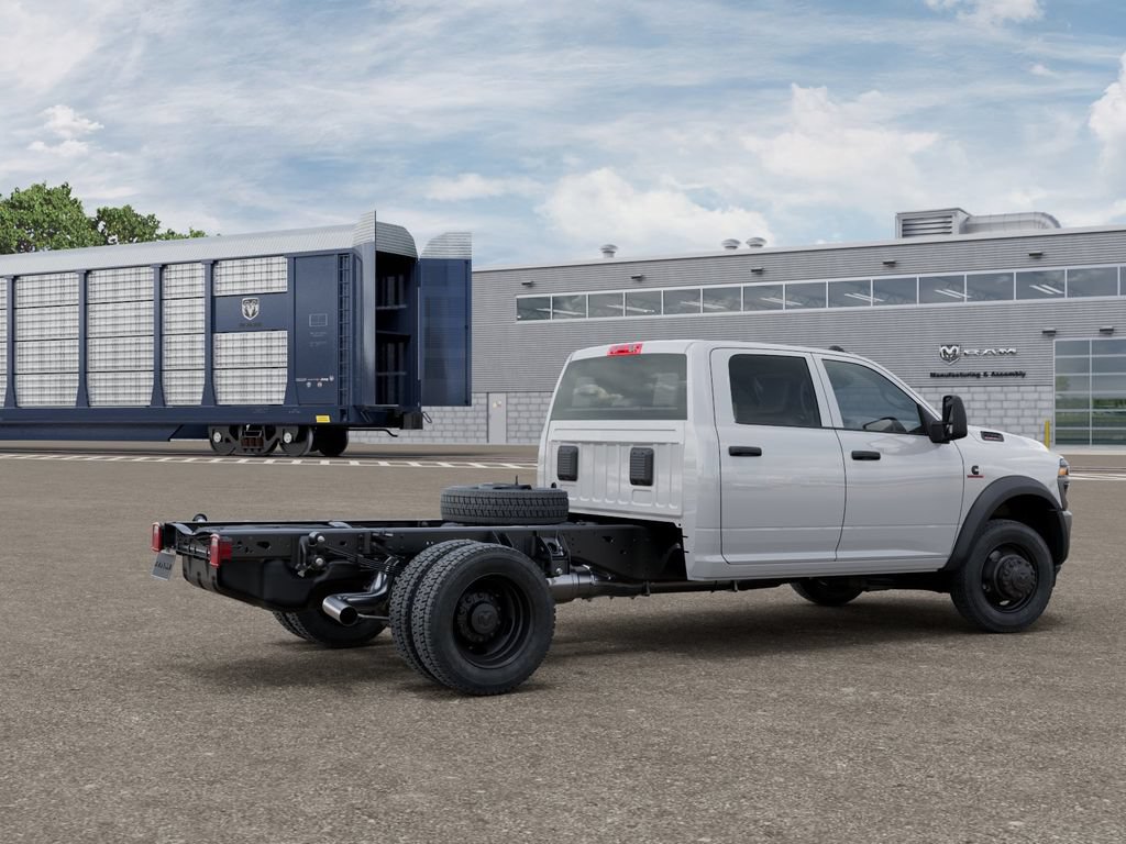 New 2025 RAM 5500 Tradesman AWD/4WD image 4