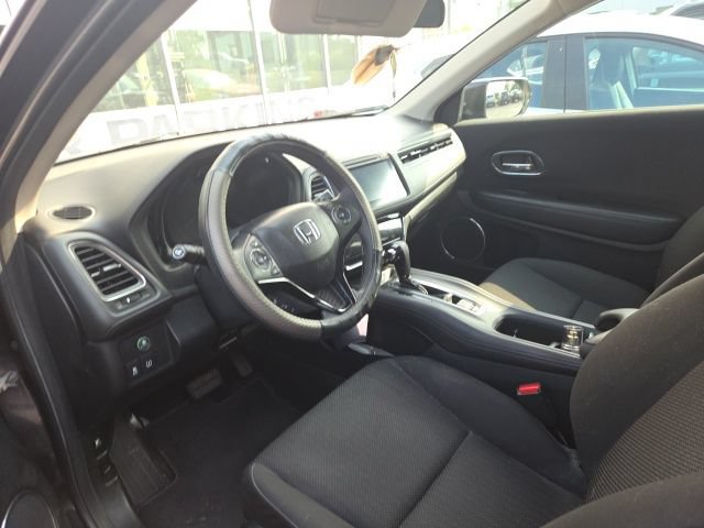 Used 2016 Honda HR-V EX image 2