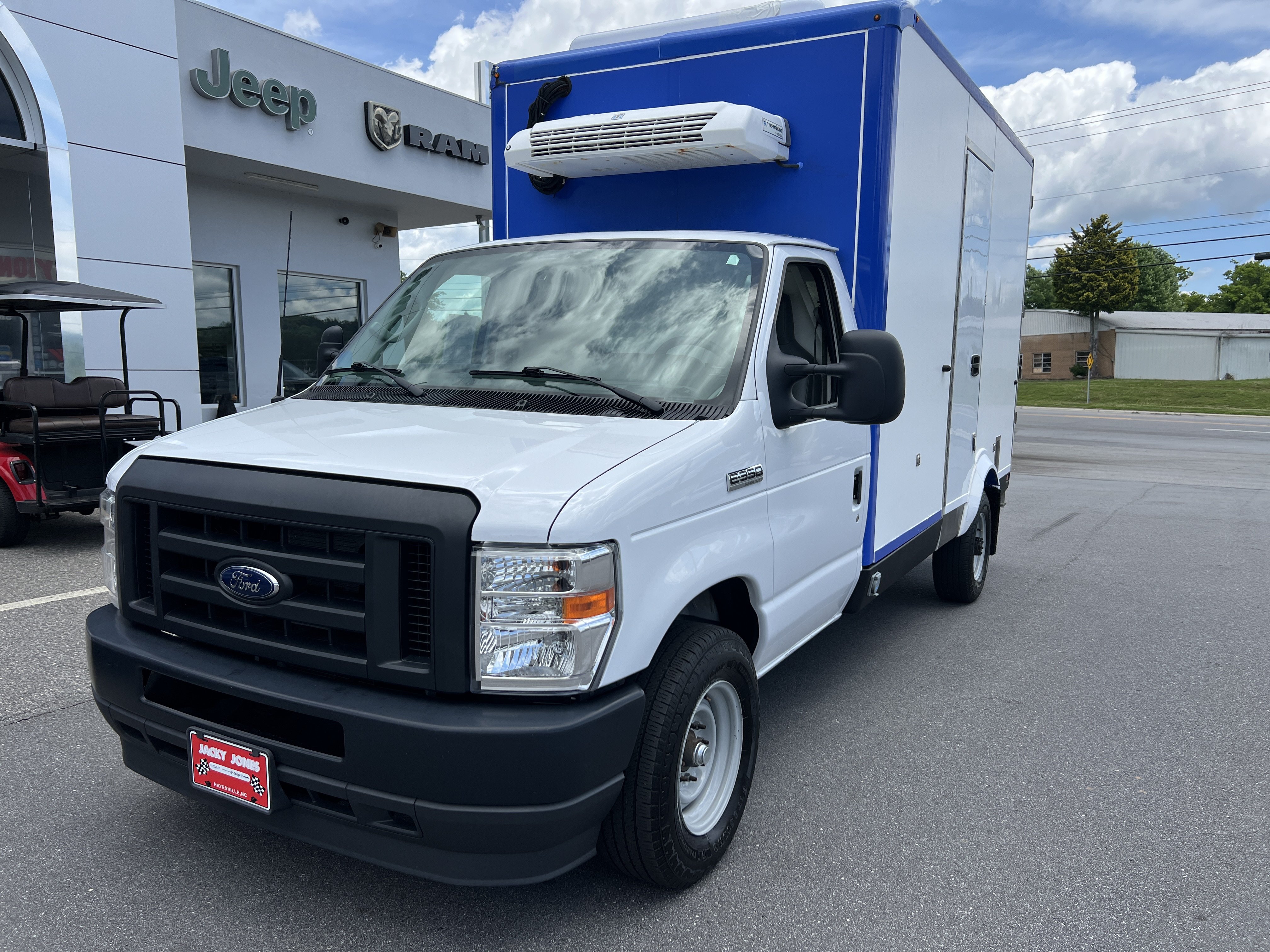 Used 2023 Ford E-350 and Econoline 350 Super Duty w/ Power Windows & Locks Group RWD image 6