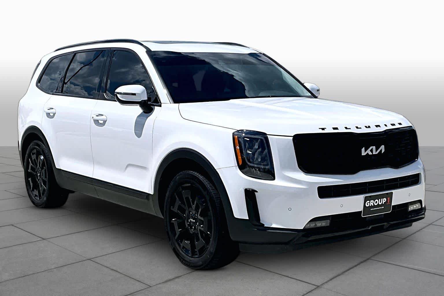 Used 2022 Kia Telluride SX w/ Nightfall Edition Package AWD/4WD image 3
