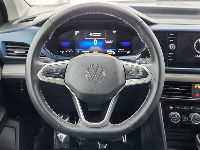 Used 2024 Volkswagen Taos SE image 32
