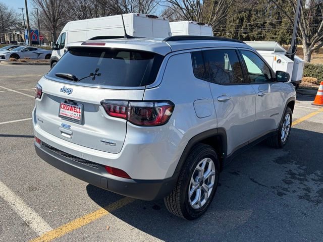 Used 2025 Jeep Compass Latitude w/ Sun & Sound Group image 8