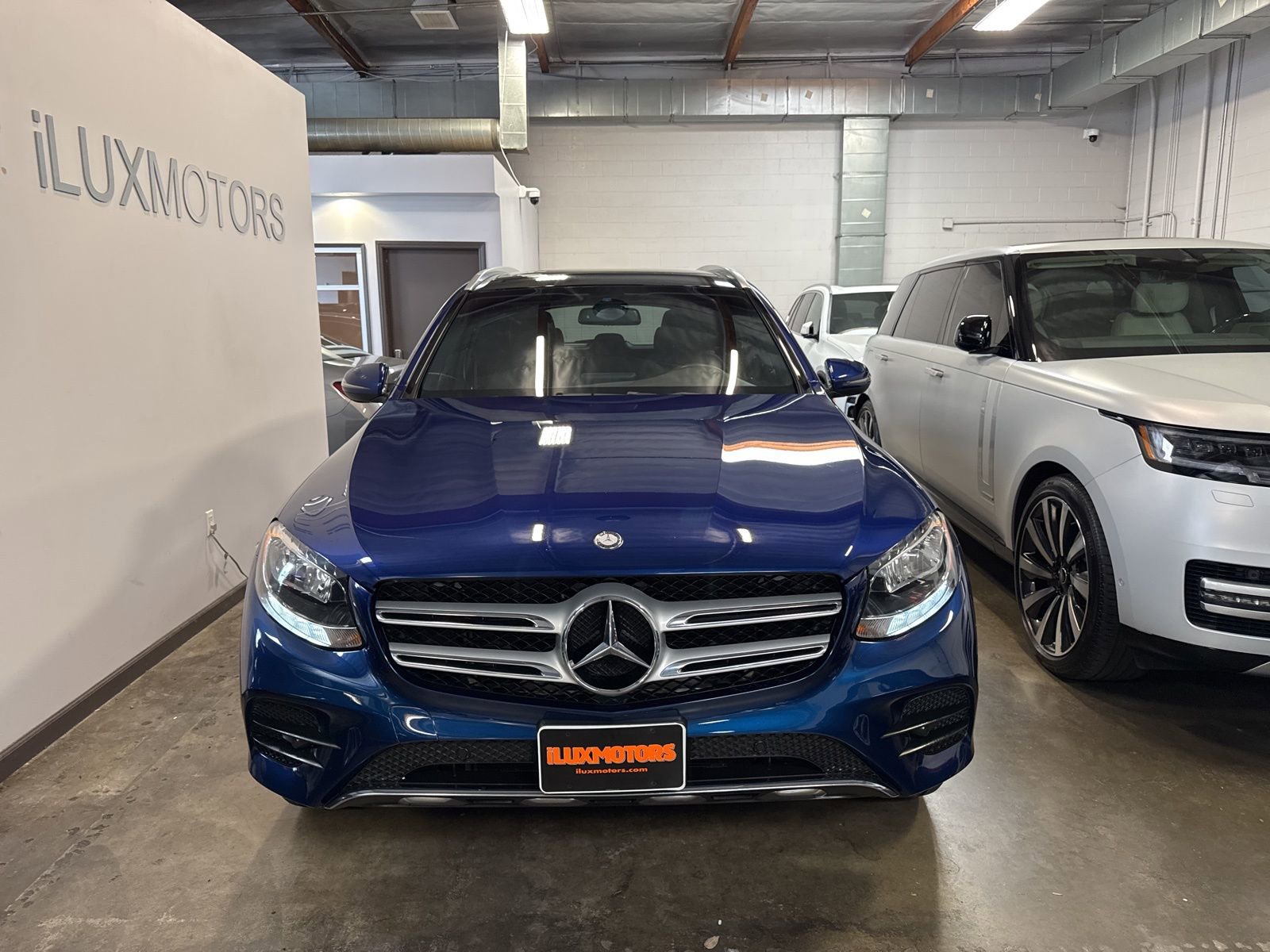Used 2017 Mercedes-Benz GLC 300 4MATIC image 2