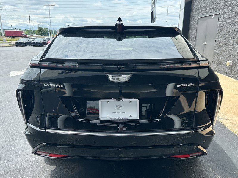 New 2025 Cadillac Lyriq Luxury image 3